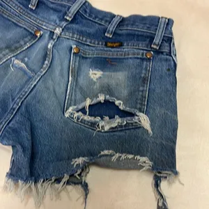 Vintage style wrangler cut off denim shorts medium wash‎ thumbnail 8