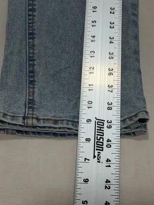 Frye Straight Leg High Rise Denim Jeans Women’s Size 6/28 Light Wash Blue thumbnail 4