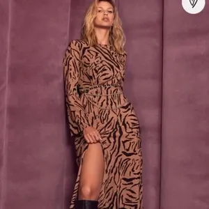 Lulus On the Prowl Tiger Print Long Sleeve Midi Dress Brown Black Size S thumbnail 4