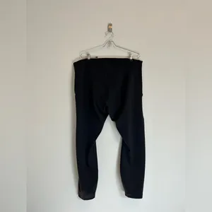 Lululemon Instill High-Rise Tight 25" in Black size 18 thumbnail 5