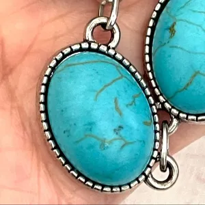 Turquoise and silver tone necklace thumbnail 7