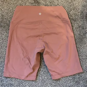 Lululemon Wunder Train High Rise Short 8" thumbnail 1
