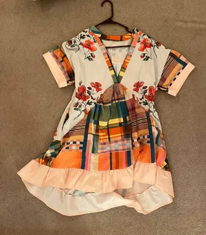 Amazon v dress thumbnail 1