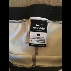 Nike Pro Women Leggings Peach, Black, Gray, White Size M thumbnail 5