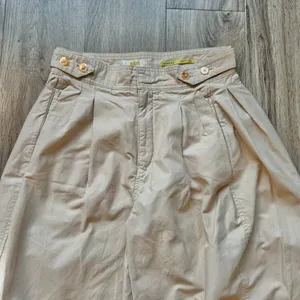 Anthropologie Maeve High Rise Utility Barrel Trouser Pants in Khaki Tan Size 0 thumbnail 5