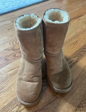 UGG Boots thumbnail 1