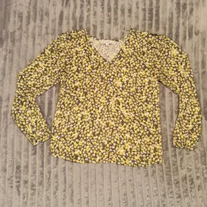LOFT Womens Yellow Olive‎ Green Floral V-Neck Puff Sleeve Blouse Top M thumbnail 2