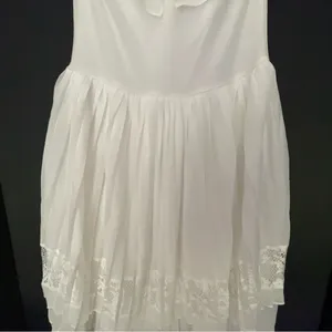 French Connection Women’s Dress Size 4. Lace. Pleated. Elegant. Light. XS thumbnail 4