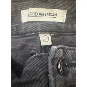 Good American Black High Rise Frayed Raw Hem Denim Shorts Size 12/31 GCS032C thumbnail 2