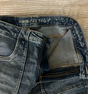 American Eagle Outfitters High Rise Jeans thumbnail 3