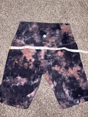 Lululemon High-Rise Tie-Dye Athletic Biker Shorts - size 4 thumbnail 5