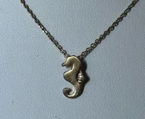 Dainty sea horse pendant necklace thumbnail 3