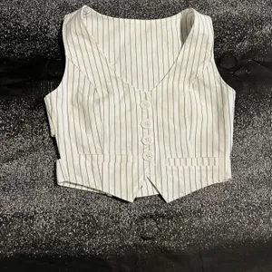 Womens small cropped vest White thumbnail 1
