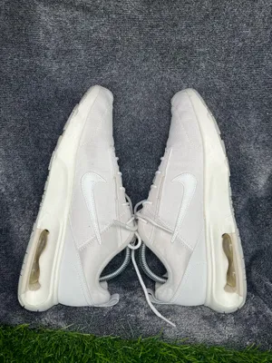 Nike Air Max Women’s White Sneakers | Size 9 thumbnail 7