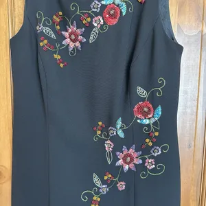 Maggy London Petites Maxi Dress 10 Sleeveless Embroidered Sequin Dark Floral Art thumbnail 4