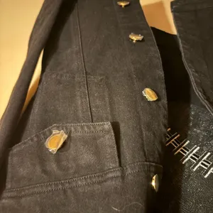 NWOT Queen of Sparkles Black Kansas City Chiefs Denim Jean Jacket thumbnail 4