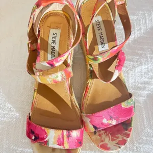 Steve Madden Wedge Sandals thumbnail 4