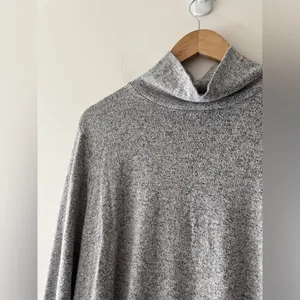 Torrid‎ Heather Gray Plush Super Soft Mock Neck Long Sleeve thumbnail 2