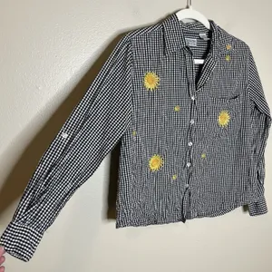 Women's Vtg Button 100 cotton‎ Gingham Plaid Sun Floral Embroiderd Boho Preppy M thumbnail 1