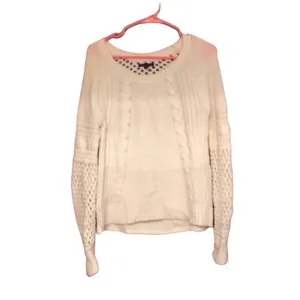 American Eagle Size Small Chunky Classic White Cable Knit Sweater. thumbnail 2