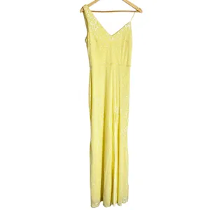 Xscape Yellow Sequined Asymmetric Neck Slit Sleeveless V-Neck Formal Gown Size 6 thumbnail 9