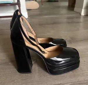 Platform Heels Black Size 8 thumbnail 1