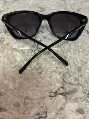 Armani Exchange Black Oversized Women's Sunglasses thumbnail 8