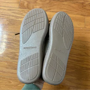 NEW Minnetonka Charcoal Suede Moccasins size 7 thumbnail 4