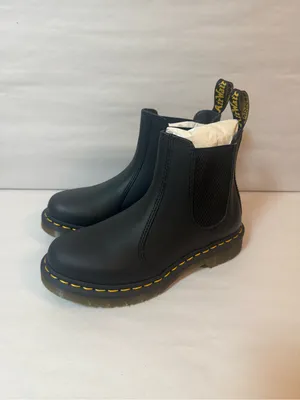 Dr. Martens Women's 2976 Nappa Leather Chelsea Boots‎ thumbnail 2