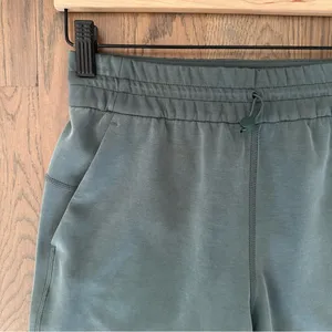 Lululemon Softstreme High Rise Straight Leg Cropped Pant in Dark Forest Size 4 thumbnail 4
