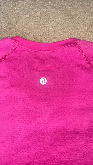 Size 4 lululemon swiftly tech  thumbnail 3