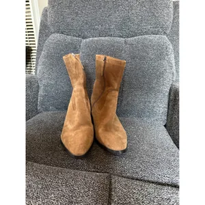 ZARA Tan‎ Suede Block Heel Ankle Boots Side Zip Pointed Toe Women Size 40 thumbnail 6