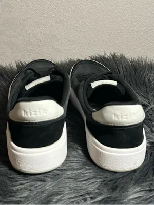Kizik Prague Women’s Black Low-Top Casual Sneaker Size 9.5 thumbnail 6