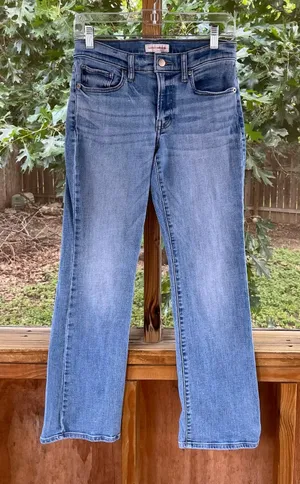 Lucky Brand Women's Sweet Mid Rise Straight Jeans Light Wash Size 4/27R thumbnail 1