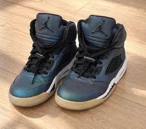 Air Jordan 5 Retro Oil Grey Iridescent CD2722-001 Women’s 7.5 Men’s 6 thumbnail 1