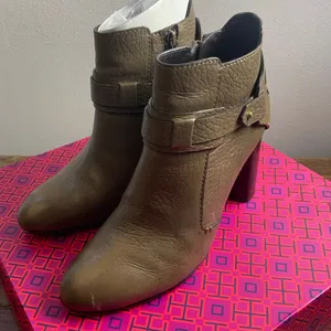 Tory Burch Derby leather ankle booties size 6.5‎ thumbnail 3