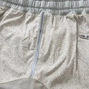 Lululemon Hotty Hot Lined Running Shorts Gray White Ditsy Daisy Print Size 12 thumbnail 7
