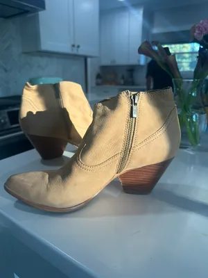 Boots thumbnail 2