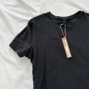 skims cotton jersey tshirt Size small Condition: NWT Color: soot Details thumbnail 2