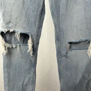 Abercrombie & Fitch Distressed The Dad High‎ Rise Jeans in Blue Size 27 thumbnail 4