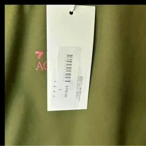 7 DAYS ACTIVE Cropped Long Sleeve Top in Capulet Olive Green Size L thumbnail 4
