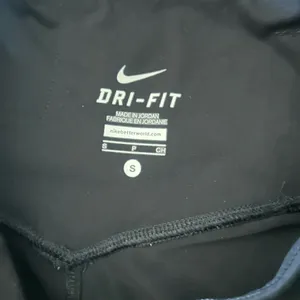 Nike Classic Black Leggings thumbnail 7