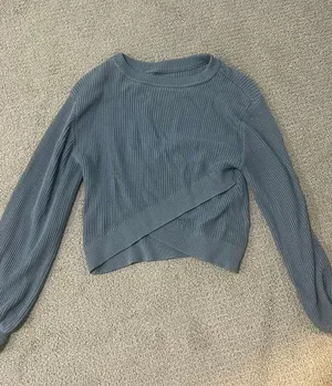 Lululemon Sweater thumbnail 1