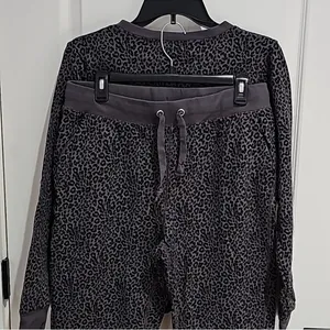 J. Crew Leopard Jogger Style Sweatpant and Sweatshirt Set thumbnail 6