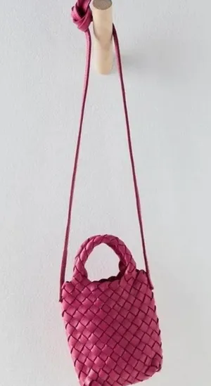 NWOT FREE PEOPLE woven hearts crossbody bag PINK thumbnail 5