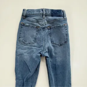 Abercrombie & Fitch The Ankle Straight Distressed Ultra High Rise Jeans size 00 thumbnail 4