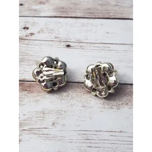 Vintage Lisner Clip On Earrings thumbnail 6