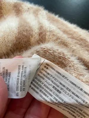 Cozy Marble-Pattern Crewneck Sweater in Beige and Cream Hollister small thumbnail 4
