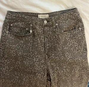 Harper Heritage Wide-Leg Leopard Print Jeans thumbnail 1