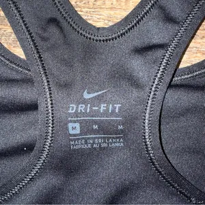 Nike Women's Black Sports Bra Size Medium thumbnail 6